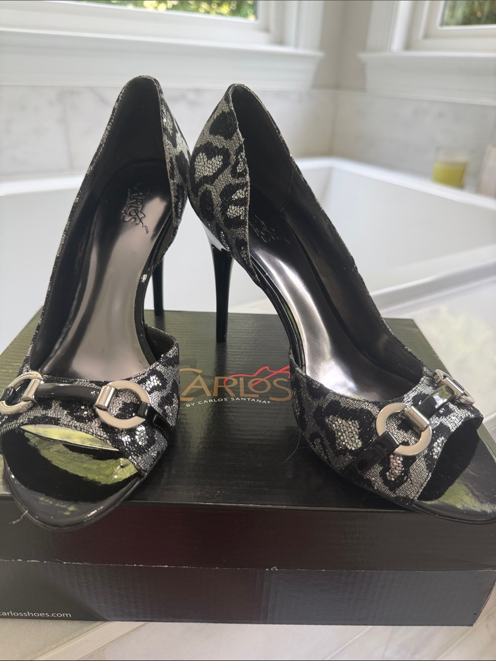 Carlos by Carlos Santana Black & Silver Sparkle Snake -Print Peep-Toe Heels 8.5